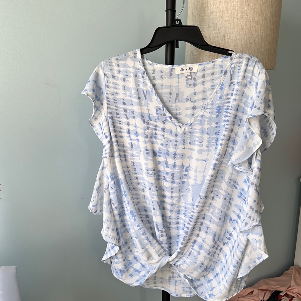 She and Sky flutter short sleeve top